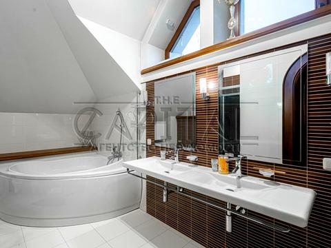 дом по адресу Добровольчих Батальйонів ул. (Панфіловців)