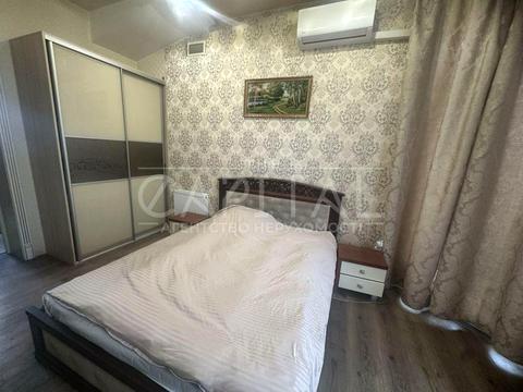 дом по адресу Бориспольская ул.