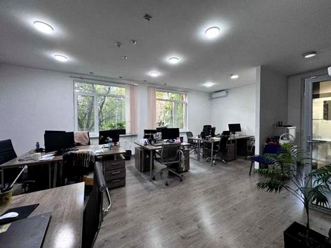 коммерческая по адресу Елены Телиги ул., 5-Б