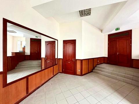 комерційна за адресою Євгена Коновальця вул. (Щорса), 5