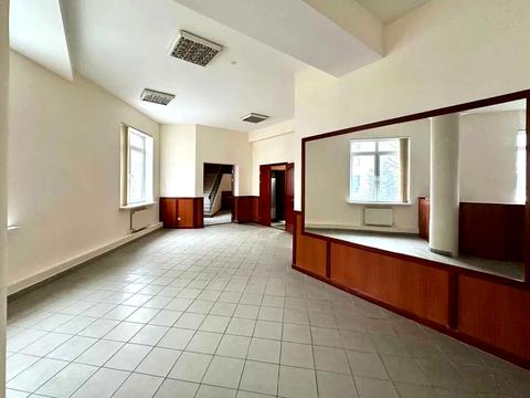 комерційна за адресою Євгена Коновальця вул. (Щорса), 5