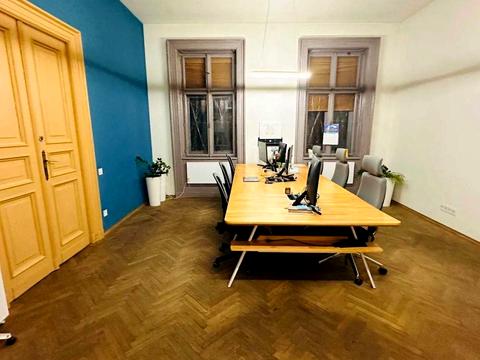 комерційна за адресою Героїв Майдану вул. (Гвардійська), 6