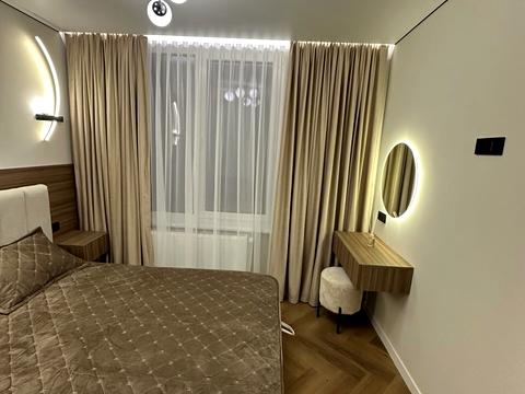 квартира за адресою Івано-Франківськ, Степана Бандери вул., (Будинок 4)