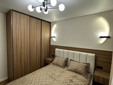 квартира за адресою Івано-Франківськ, Степана Бандери вул., (Будинок 4)