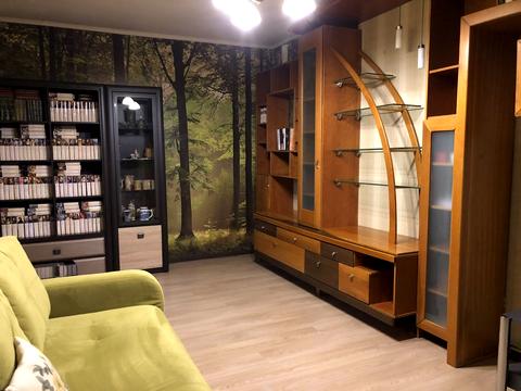 квартира за адресою Академіка Глушкова просп., 17