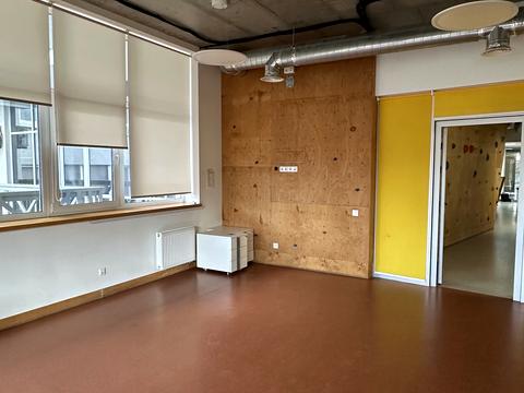 комерційна за адресою Старокозацька вул. (Комсомольська), 37