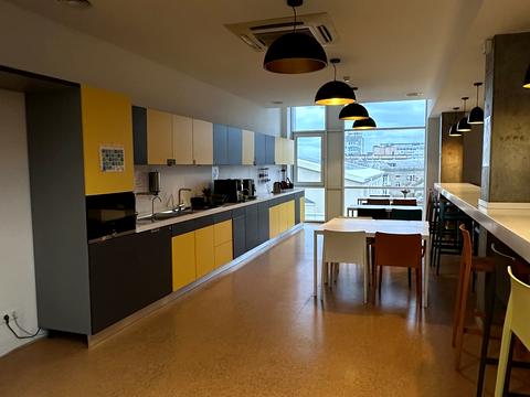 комерційна за адресою Старокозацька вул. (Комсомольська), 37