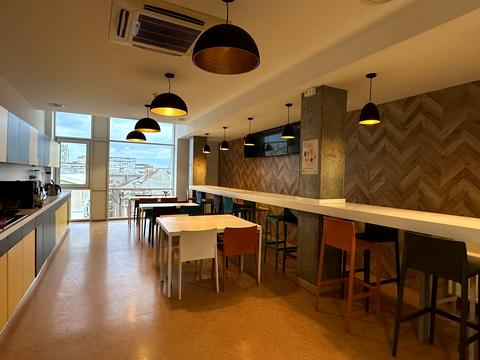 комерційна за адресою Старокозацька вул. (Комсомольська), 37