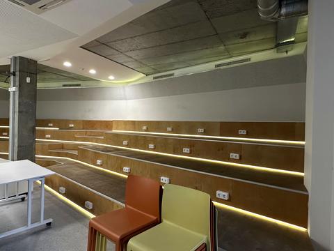 комерційна за адресою Старокозацька вул. (Комсомольська), 37