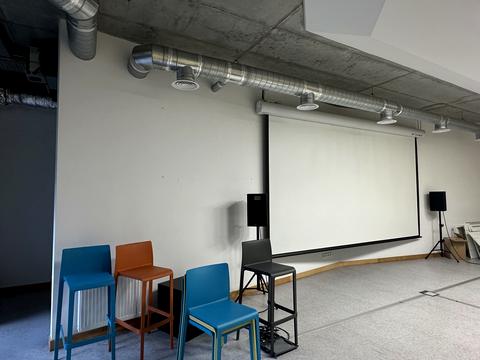 комерційна за адресою Старокозацька вул. (Комсомольська), 37