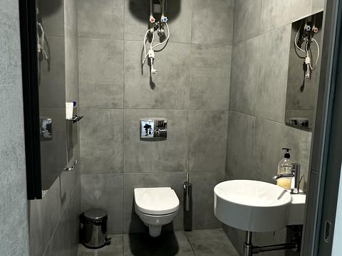 комерційна за адресою Старокозацька вул. (Комсомольська), 37