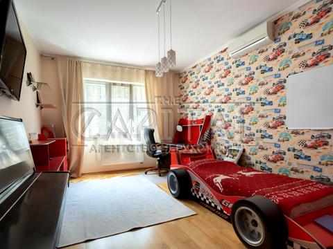 будинок за адресою Лугова