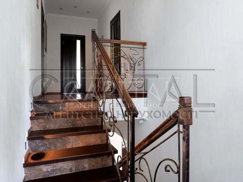 будинок за адресою Лугова