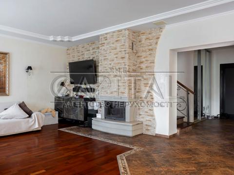 будинок за адресою Лугова