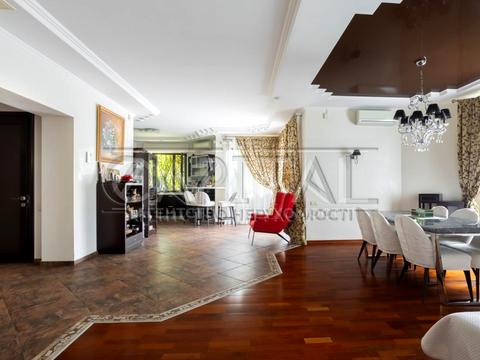 будинок за адресою Лугова