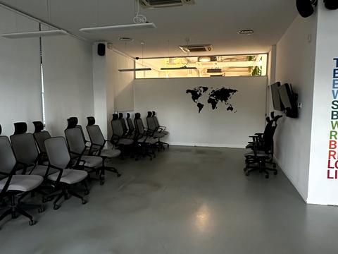 комерційна за адресою Старокозацька вул. (Комсомольська), 37