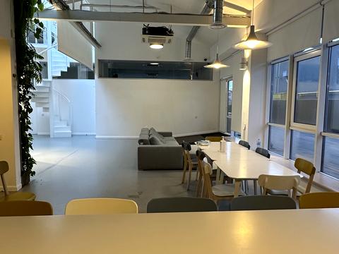 комерційна за адресою Старокозацька вул. (Комсомольська), 37