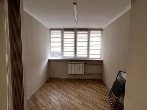 комерційна за адресою Хорива вул., 22/28