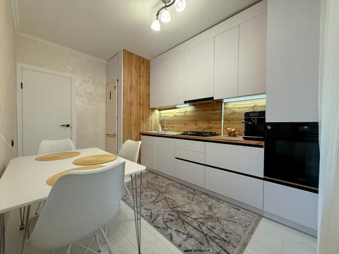 квартира за адресою Євгена Коновальця вул., 10