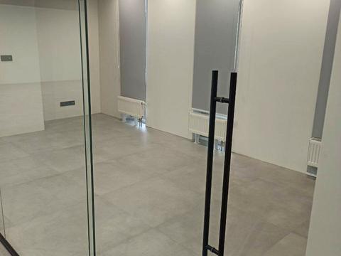 комерційна за адресою Мечникова вул., 19