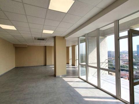 комерційна за адресою Мечникова вул., 19