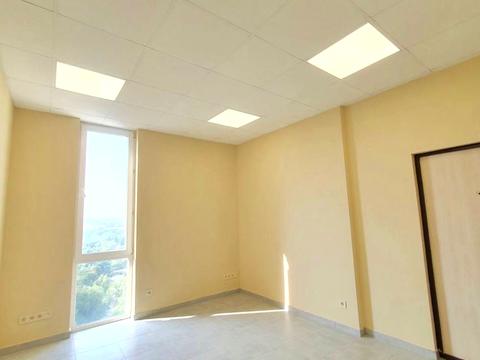 комерційна за адресою Мечникова вул., 19