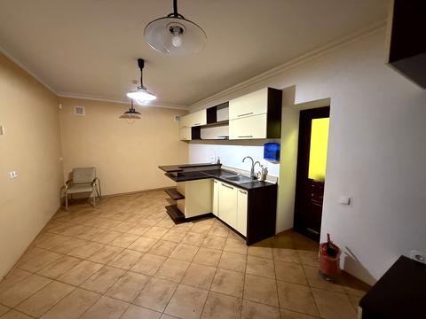 комерційна за адресою Наукова вул., 59а