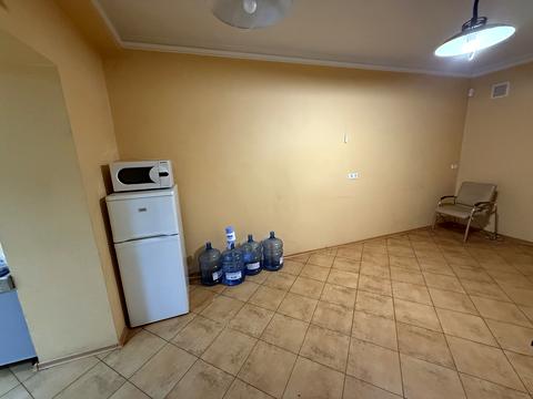 комерційна за адресою Наукова вул., 59а