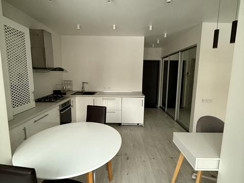 квартира за адресою Левка Лук'яненка вул. (Василя Жуковського), 16, 18, 20, 24