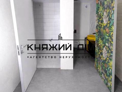 комерційна за адресою Крутий узвіз, 6/2