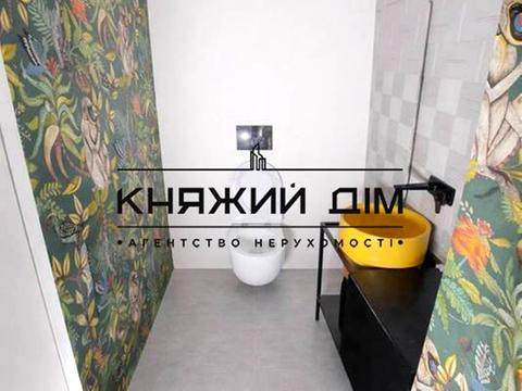 комерційна за адресою Крутий узвіз, 6/2