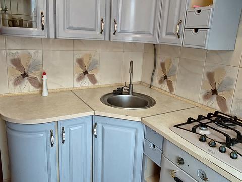 квартира за адресою Космонавтів вул., 8а