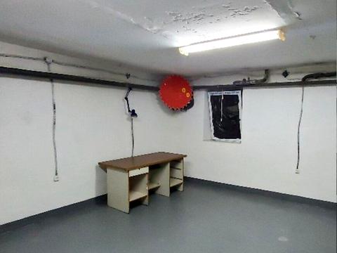 комерційна за адресою Степана Бандери просп., 92