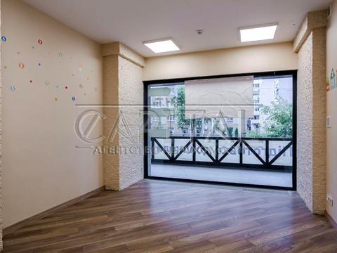 комерційна за адресою Антоновича вул. (Горького), 103