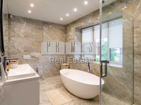 будинок за адресою Олександра Олеся вул.