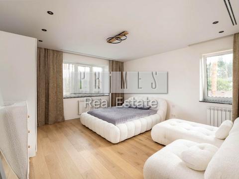 будинок за адресою Олександра Олеся вул.