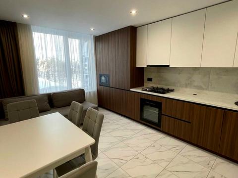 квартира за адресою Степана Бандери вул., 77-Б