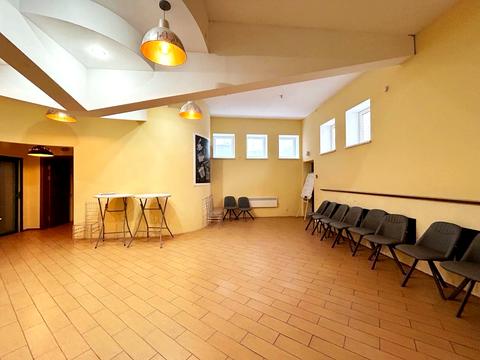 комерційна за адресою Воскресенська вул. (Леніна), 11