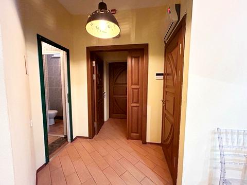 комерційна за адресою Воскресенська вул. (Леніна), 11