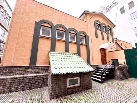 комерційна за адресою Воскресенська вул. (Леніна), 11