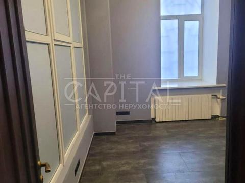 комерційна за адресою Академіка Богомольця вул., 5