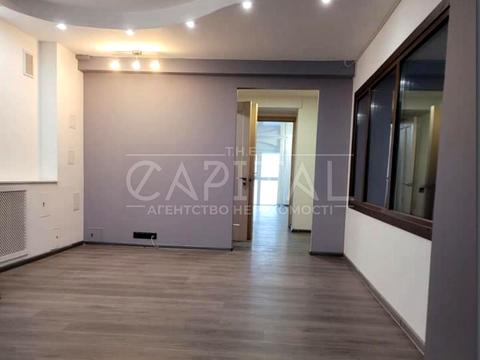 комерційна за адресою Академіка Богомольця вул., 5