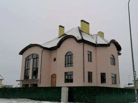 будинок за адресою Сухомлинського