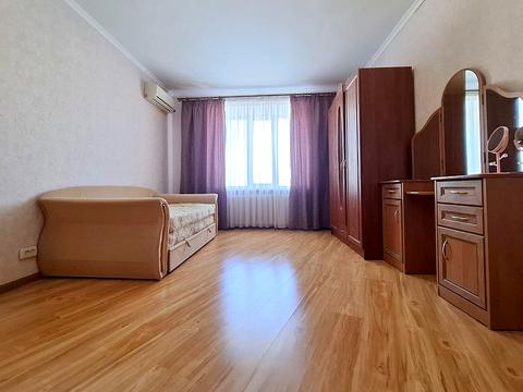 квартира за адресою Анни Ахматової вул., 31