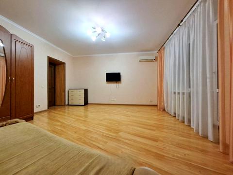 квартира за адресою Анни Ахматової вул., 31