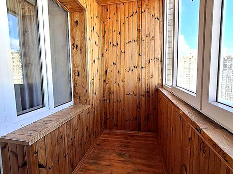 квартира за адресою Анни Ахматової вул., 31