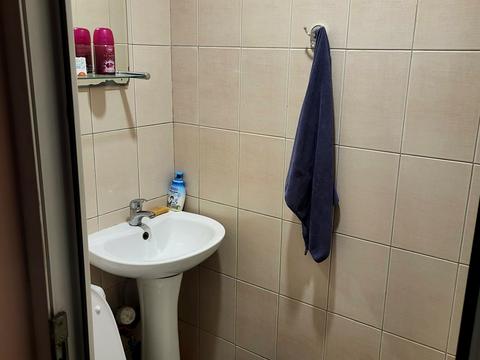 комерційна за адресою Краснова вул., 17