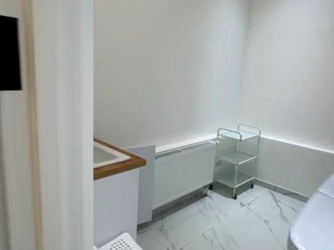 комерційна за адресою Прохоровська вул., 40