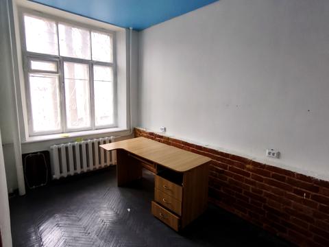 комерційна за адресою Центральна вул., 14