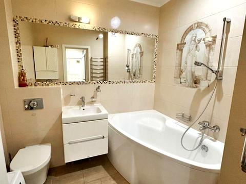 квартира за адресою Академіка Лебедєва вул., 1/5